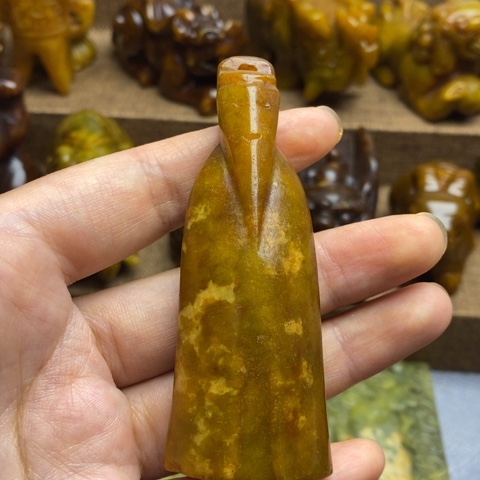未镶嵌蛇纹石玉颈饰60
