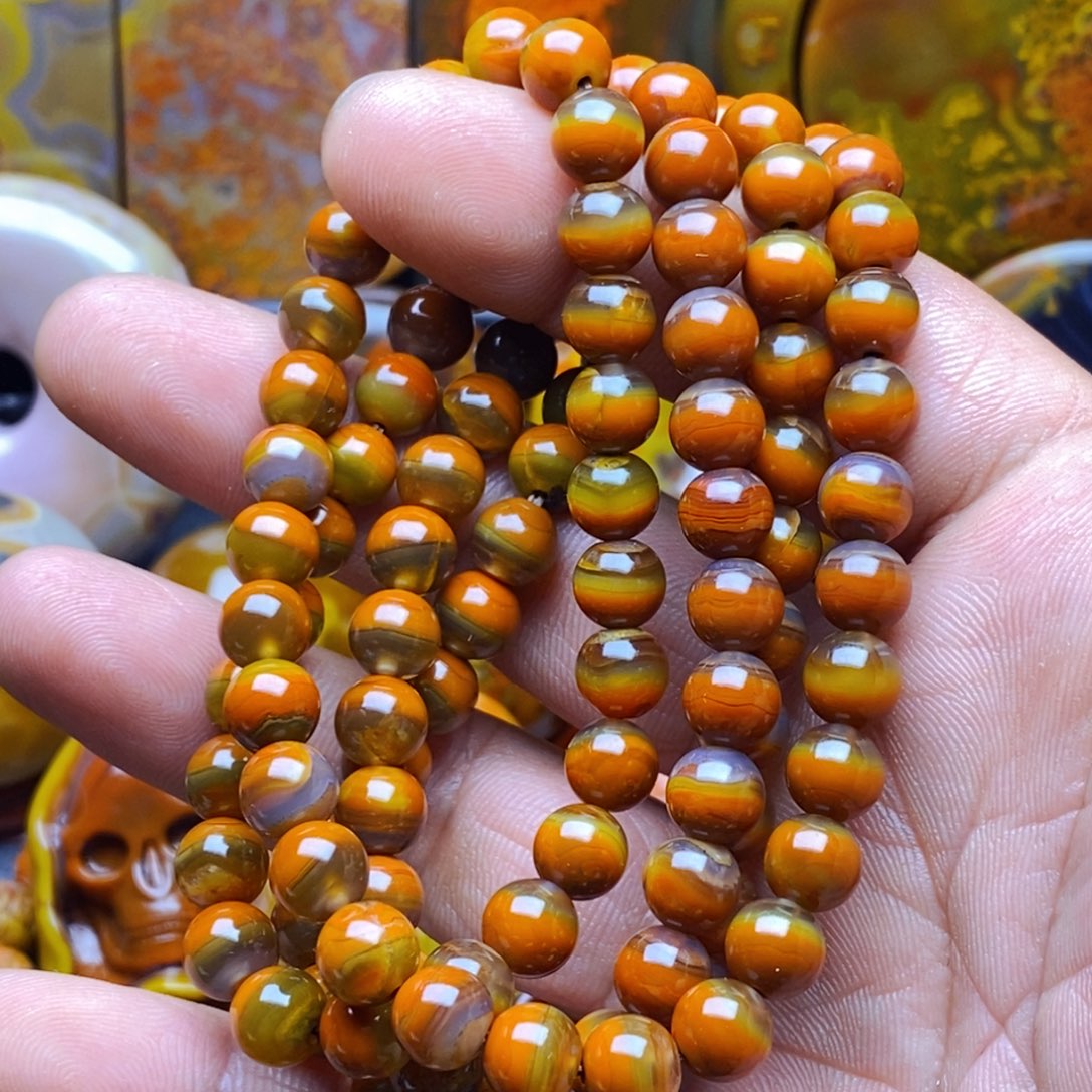 玛瑙/玉髓颈饰未镶嵌马****）