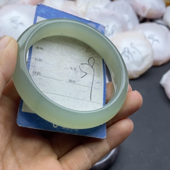 石英质玉未镶嵌手镯