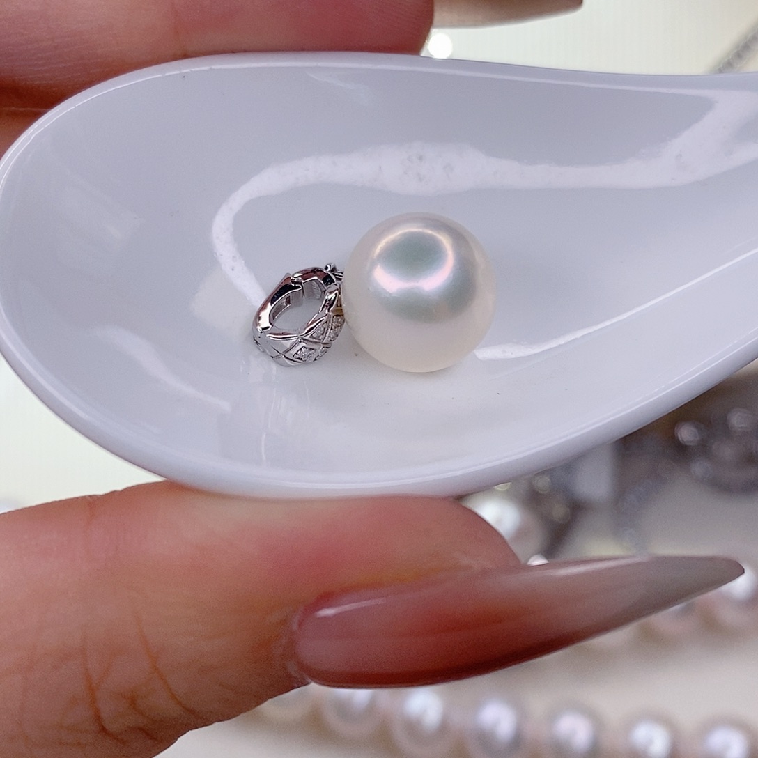 淡水珍珠吊坠(赠链)银S925镶嵌