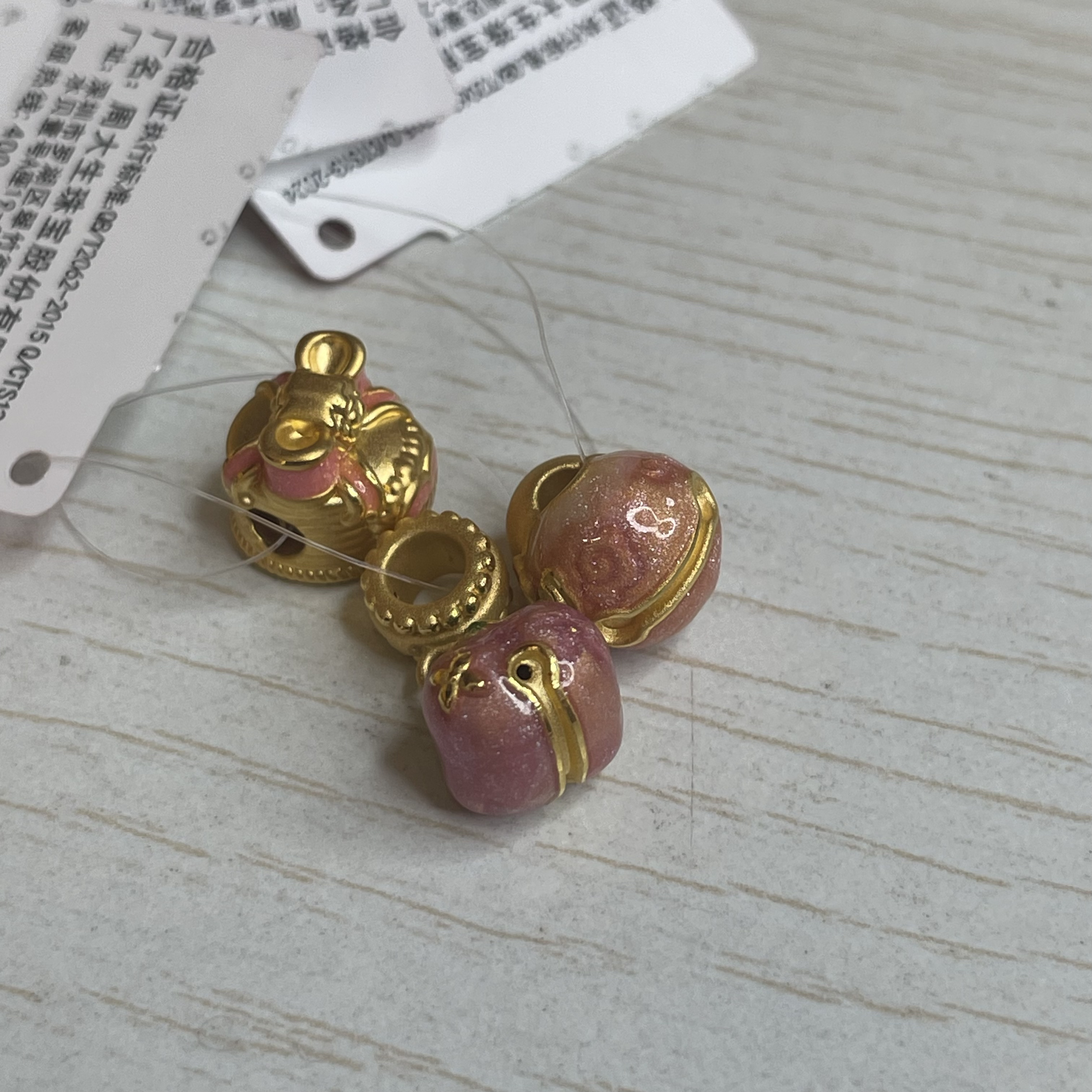 周大生足金吊坠腕美