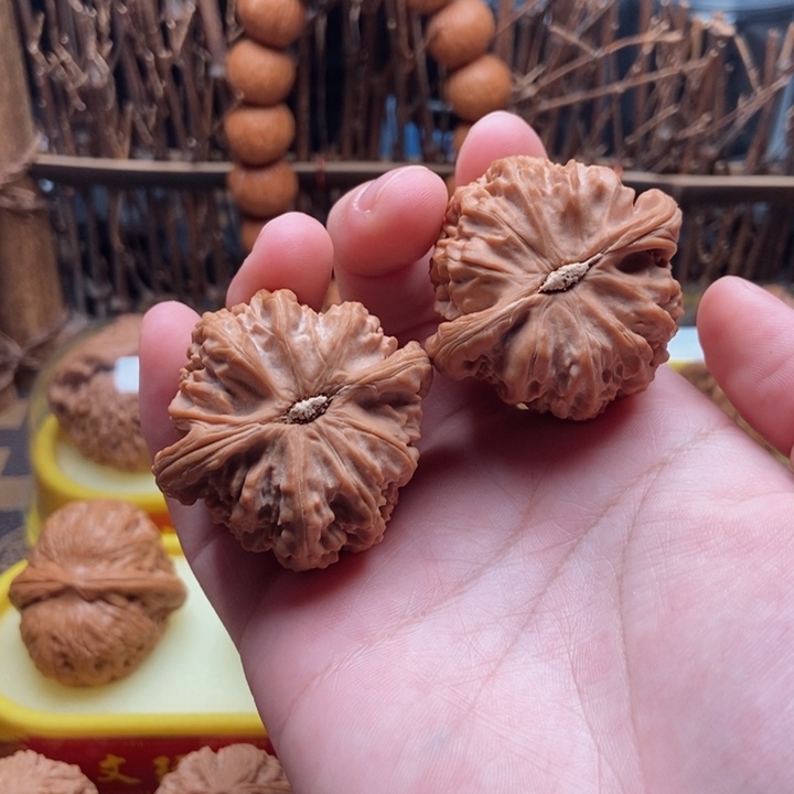 桃核吊坠虎****！白狮子42全品白茬