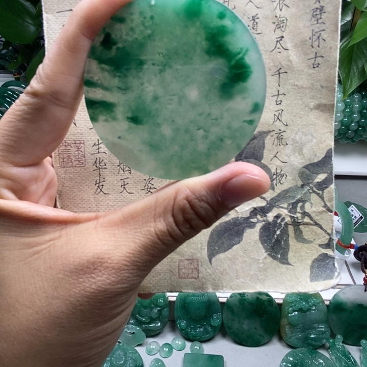 未镶嵌手镯石英质玉