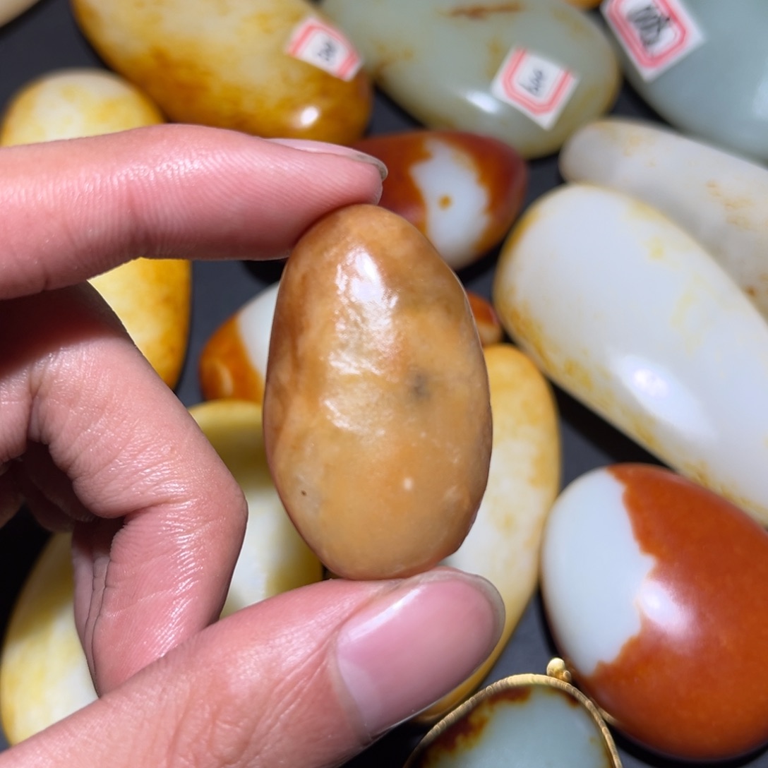 和田玉未镶嵌珠宝奇石