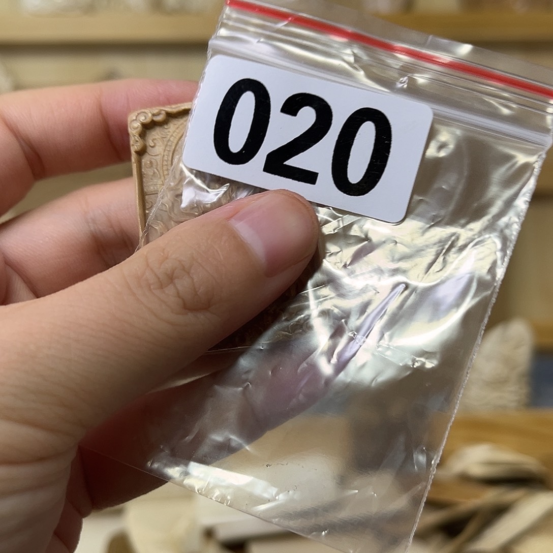 豪***辉天然猛犸工艺佛牌