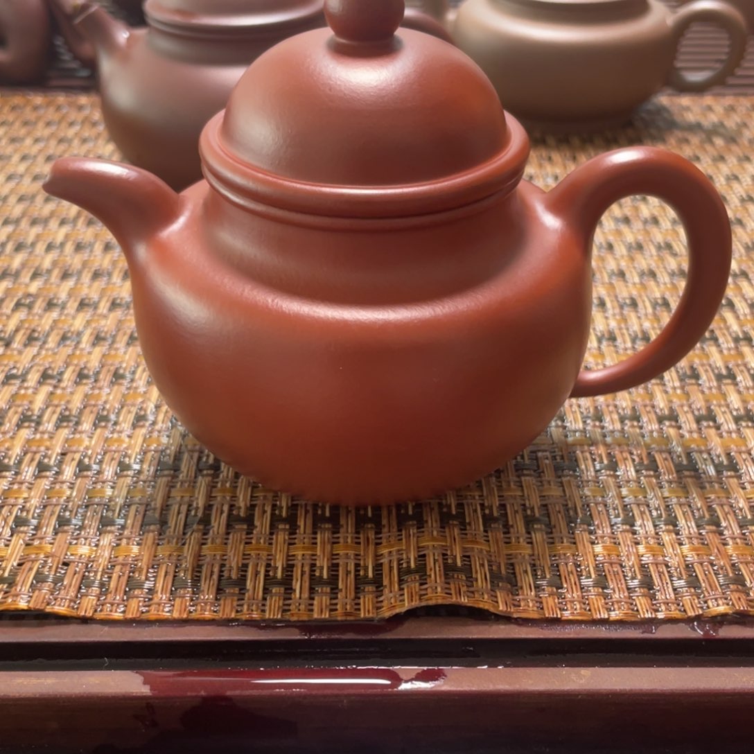 紫砂茶壶掇球大红袍