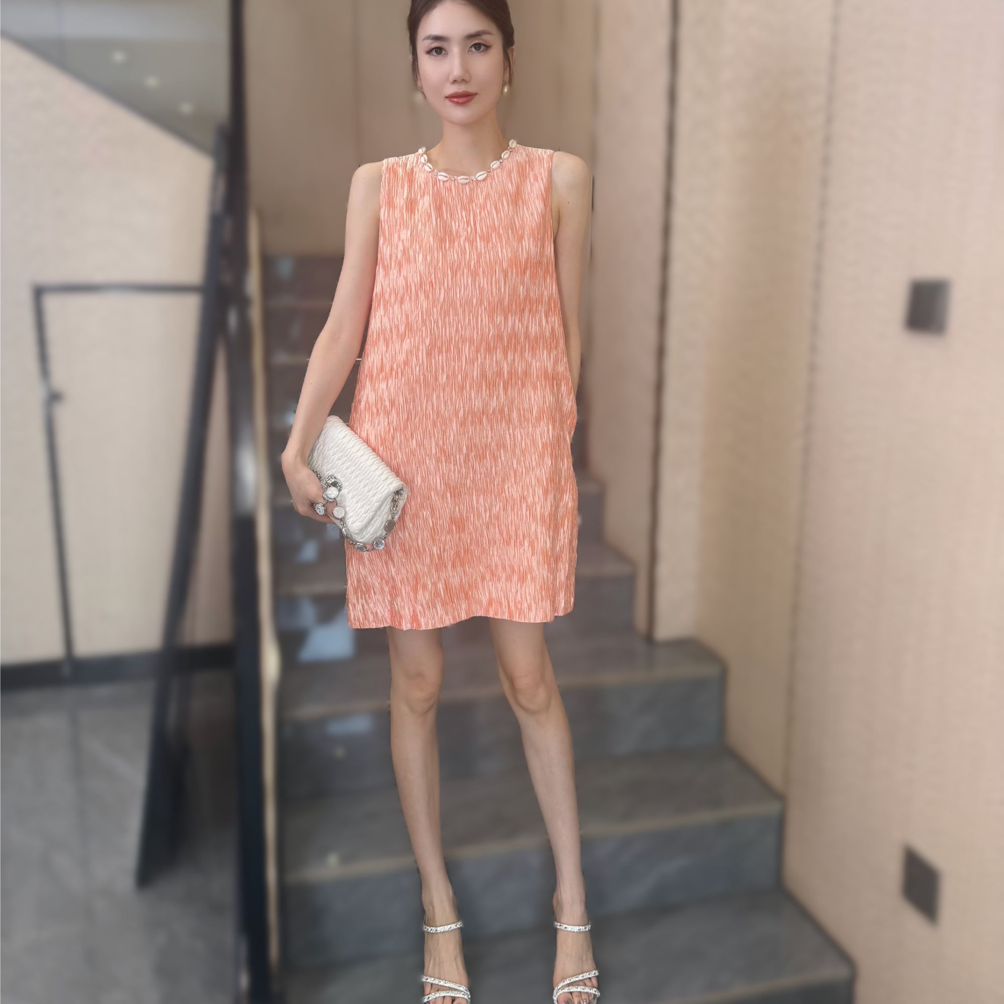 【俊英】2025夏季圆领无袖遮肉显瘦连衣裙法式小众气质百搭短裙