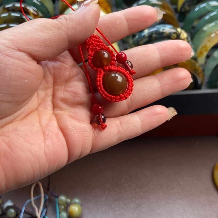 蛇纹石玉未镶嵌手镯挂件