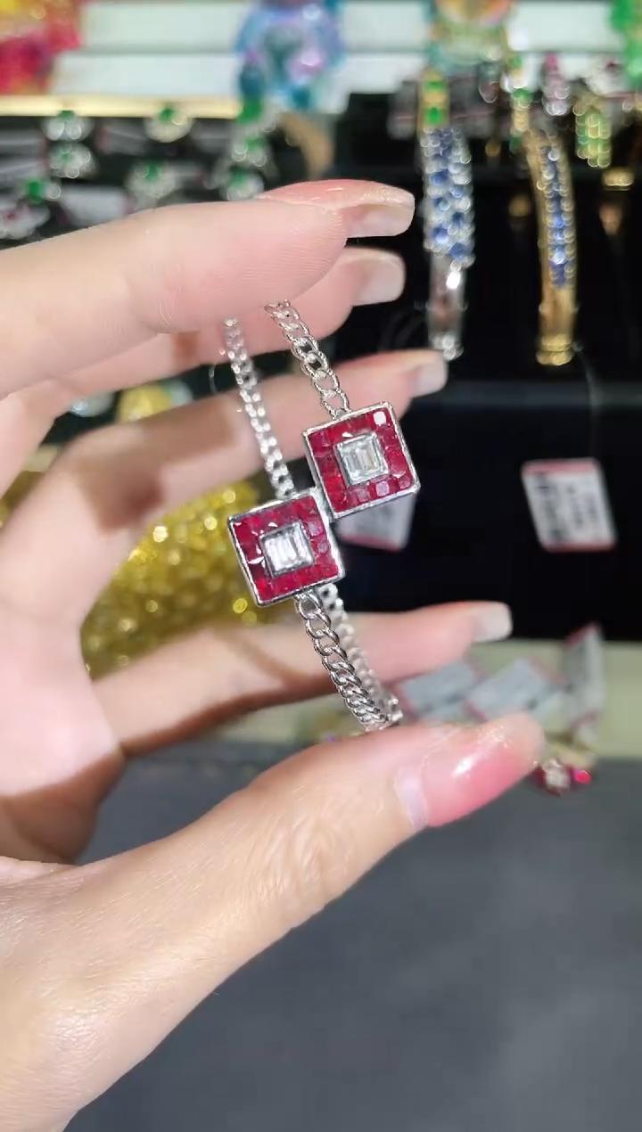 18K金镶嵌红宝石手镯