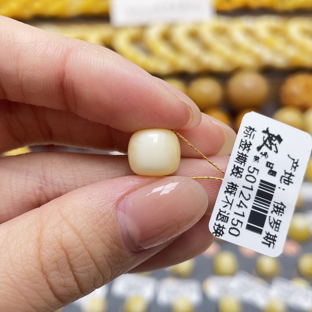 琥珀裸石未镶嵌蜜蜡老型9.9*8.8mm