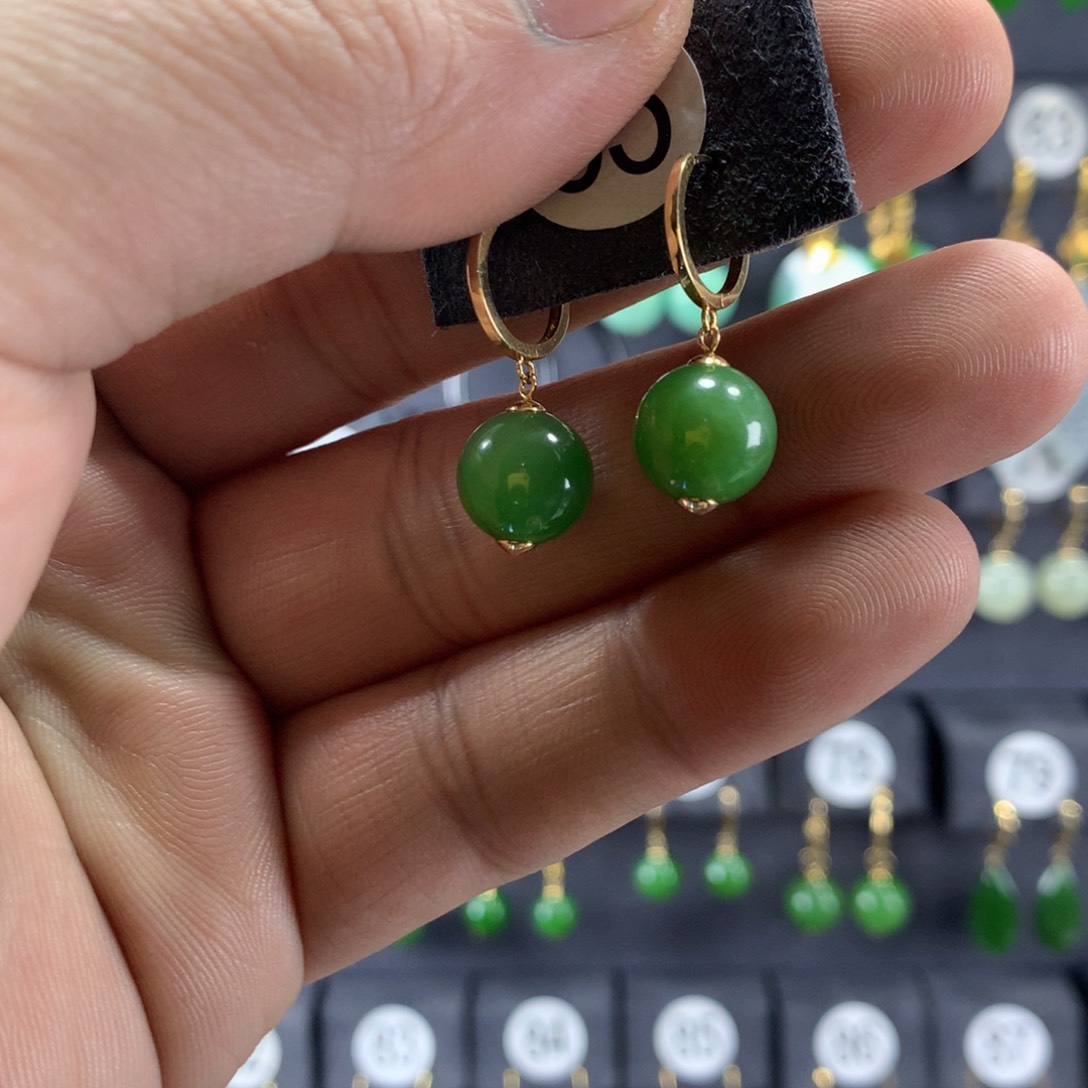 和田玉耳饰18K金镶嵌别****?