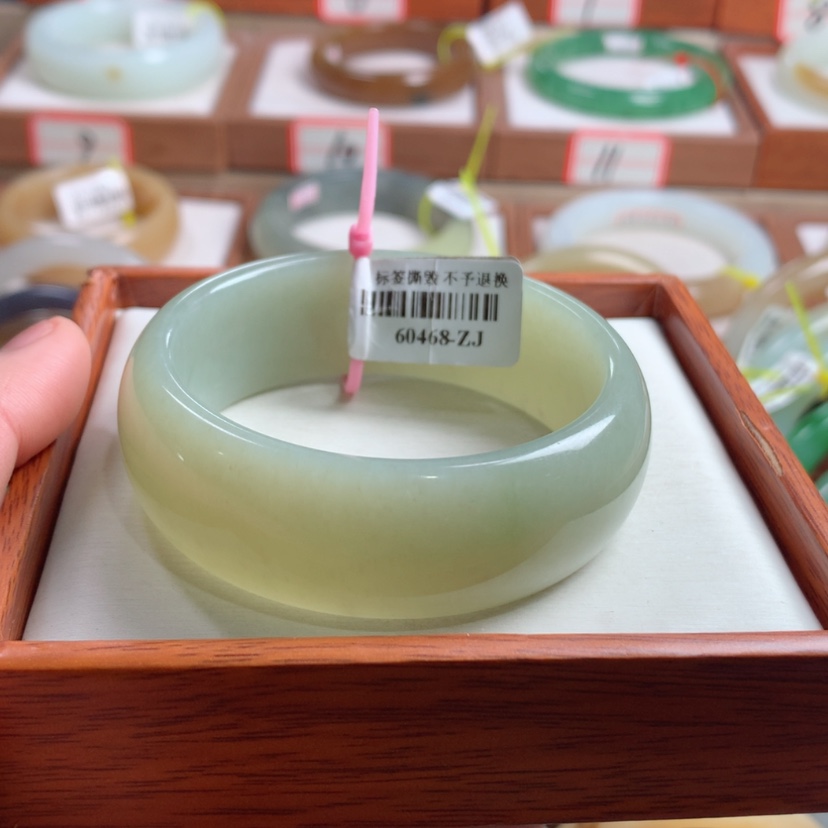 【闪购商品】和田玉手镯未镶嵌53