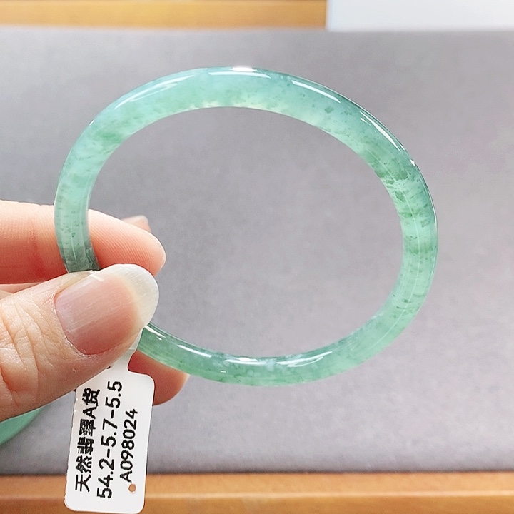 【闪购商品】翡翠手镯（圆镯）未镶嵌