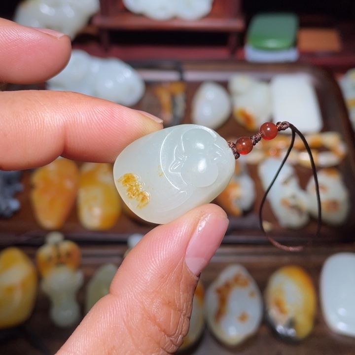 和田玉颈饰未镶嵌海**蓝