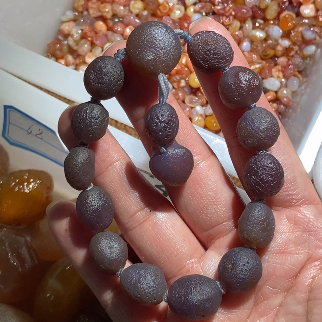 懿***德阿拉善紫色花盆石