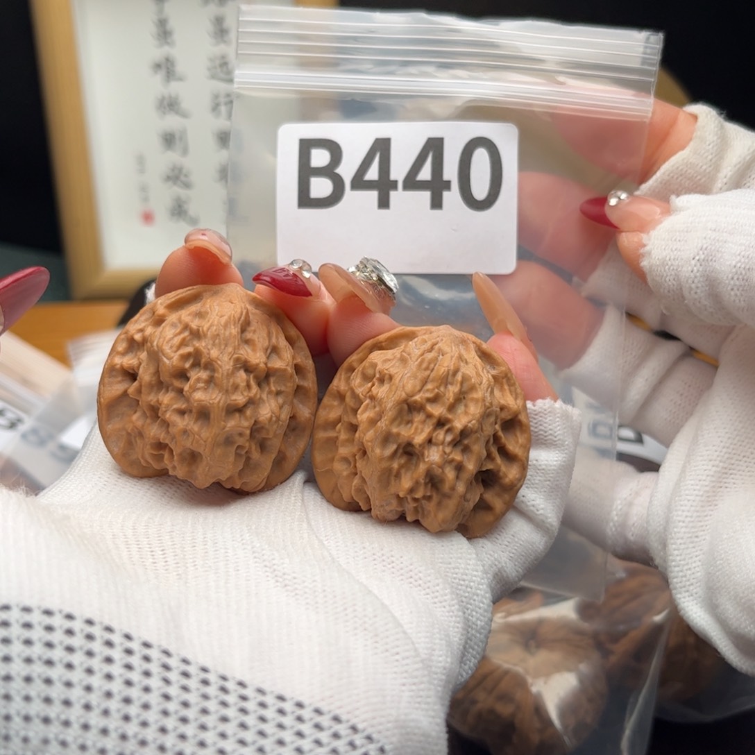 文玩核桃把件37野狼b 440