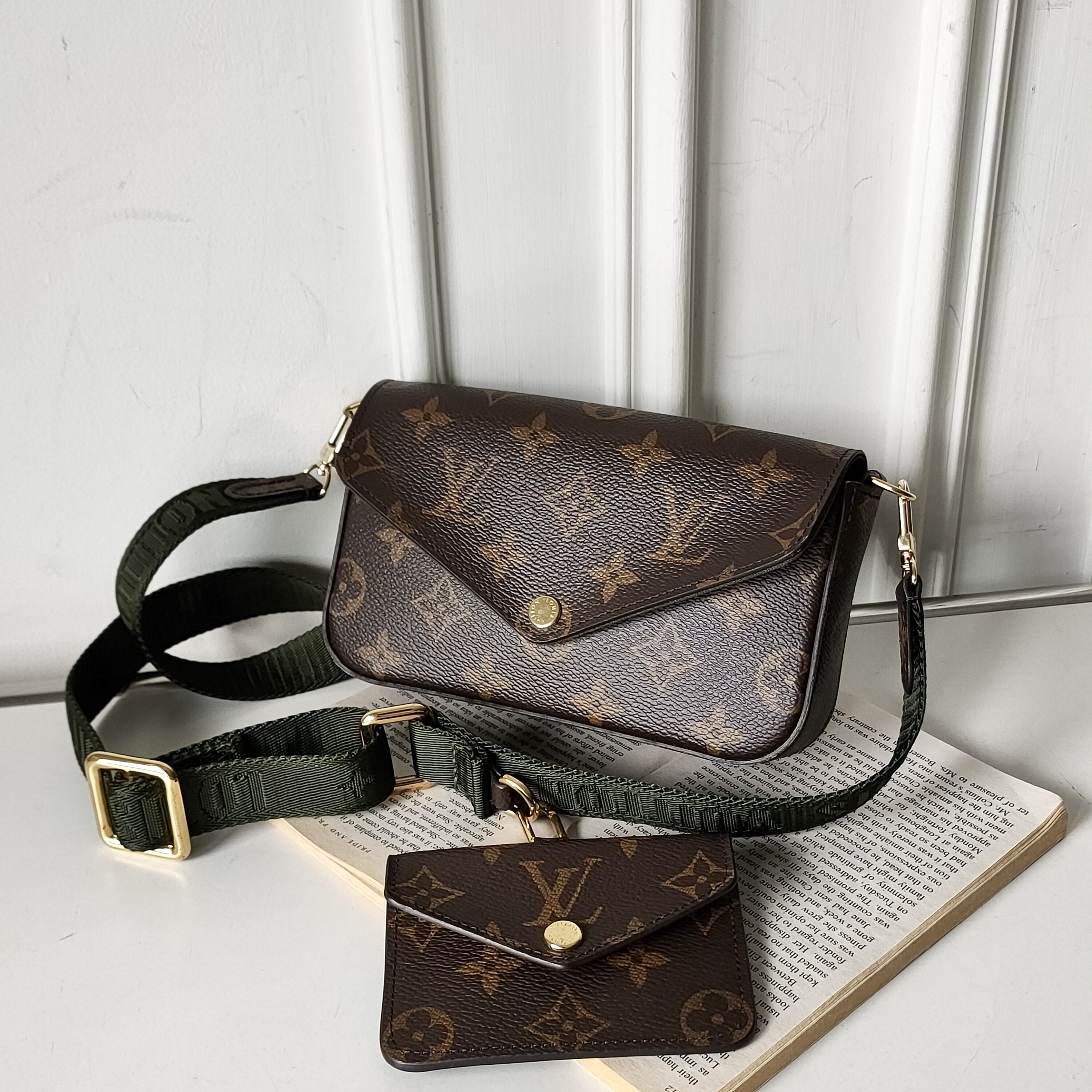 95新 LouisVuitton/路易威登 老花Multi三合一绿肩带斜挎包49881