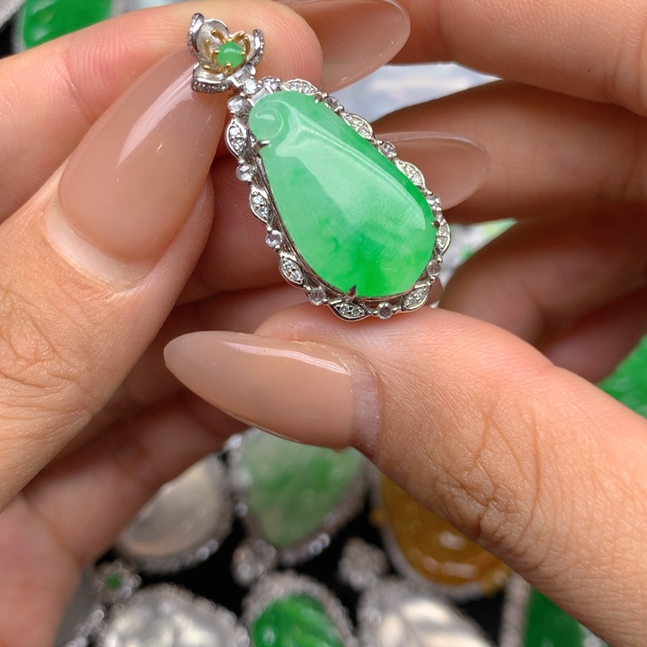 翡翠18K金镶嵌吊坠(不含链)