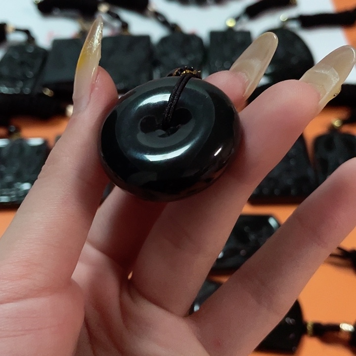 翡翠挂件未镶嵌云翡翠吊坠