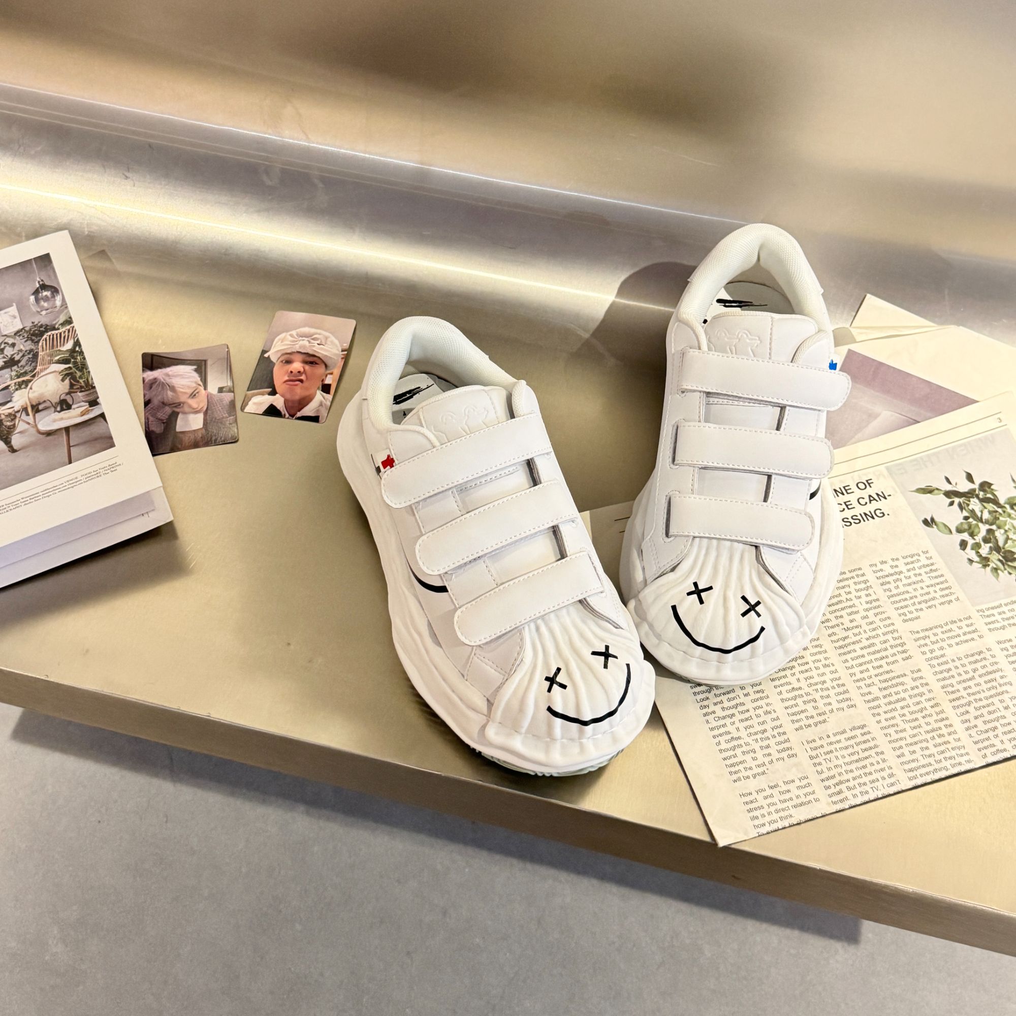 （ONESHOE潮搭）笑脸款魔术贴经典厚底增高情侣休闲小白鞋UP082