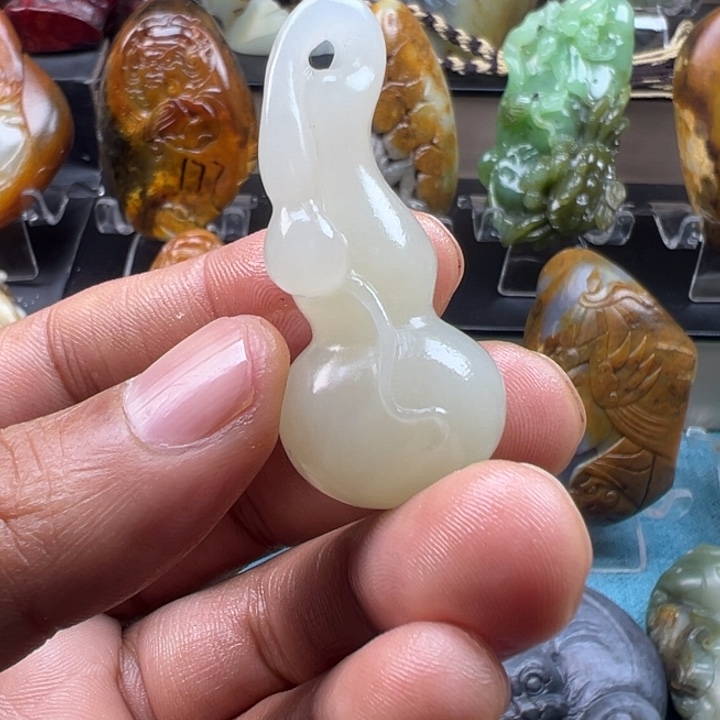 和田玉未镶嵌挂件