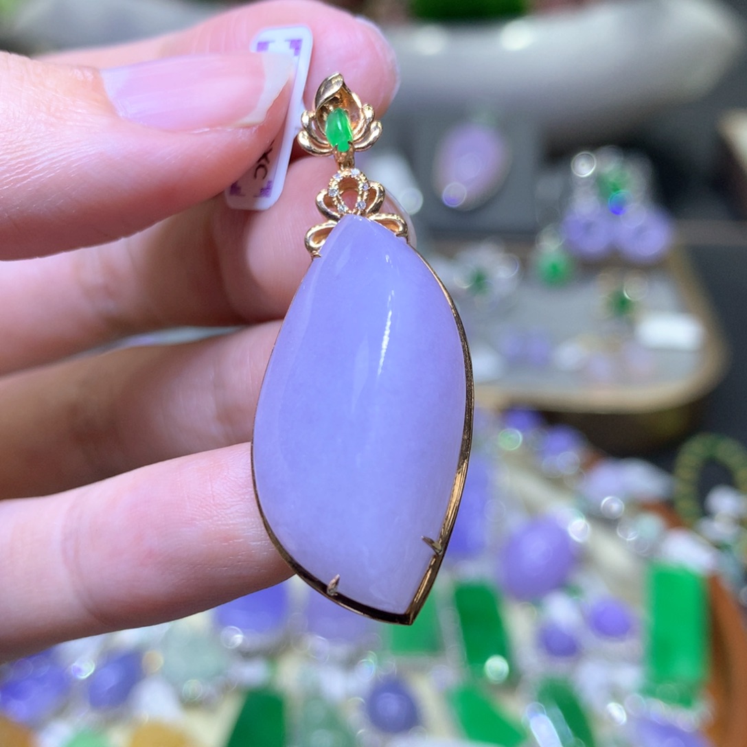 【闪购商品】翡翠颈饰18K金镶嵌翡翠吊坠项链