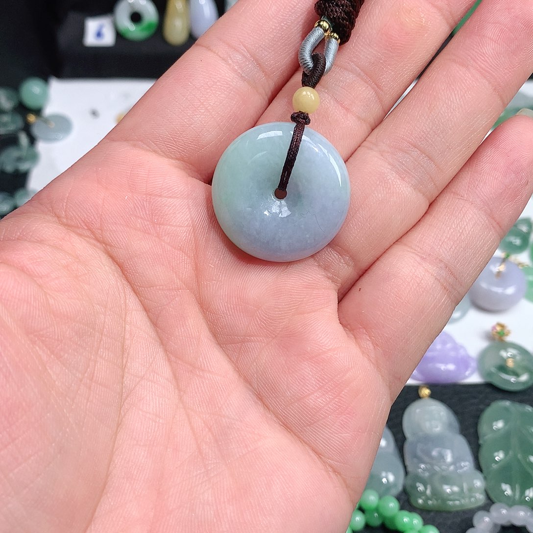 翡翠颈饰未镶嵌宣****赞翡翠