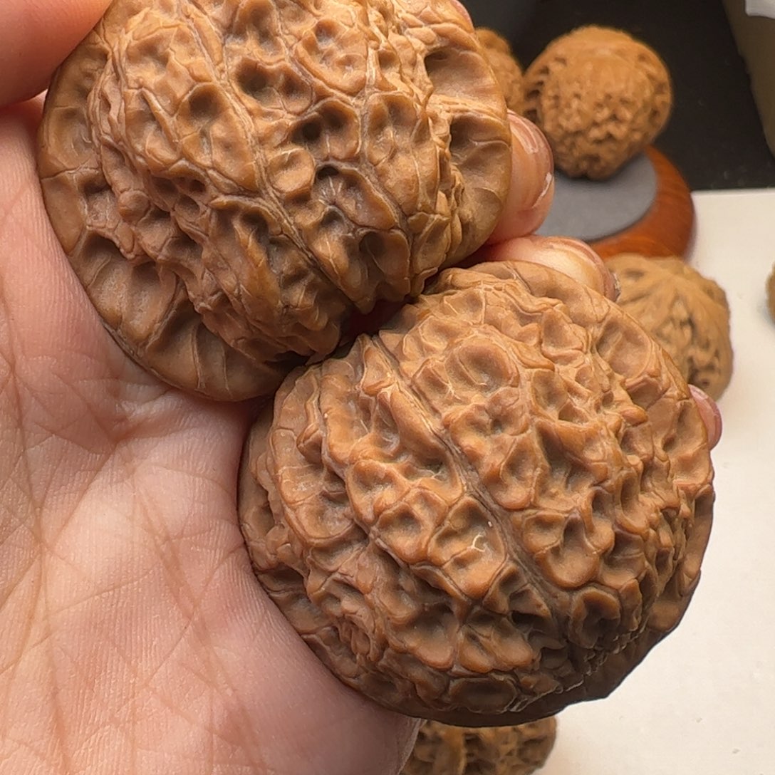 文玩核桃吊坠上***血麒麟