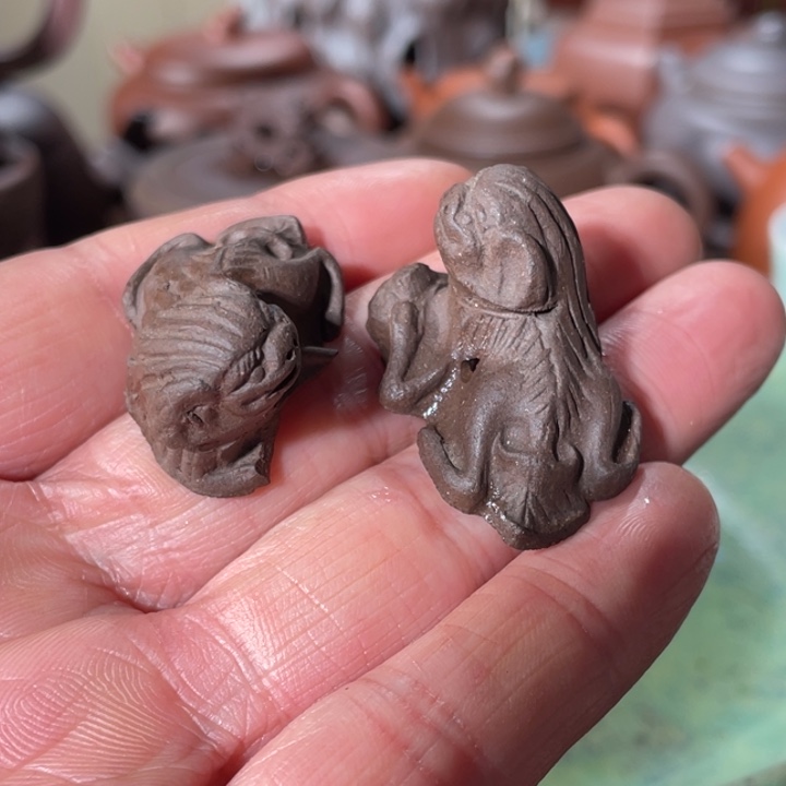 紫砂茶宠手工紫砂茶宠一个好一个坏的