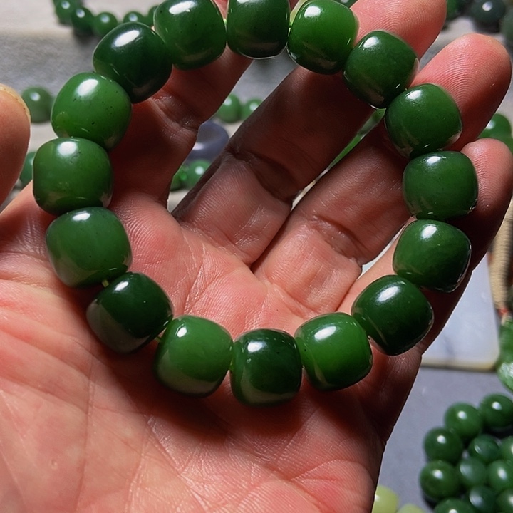 未镶嵌和田玉（碧玉）包链一*