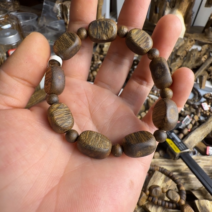 r***程沉香碎屑沉香奇楠沉香留疤8.7克重一条