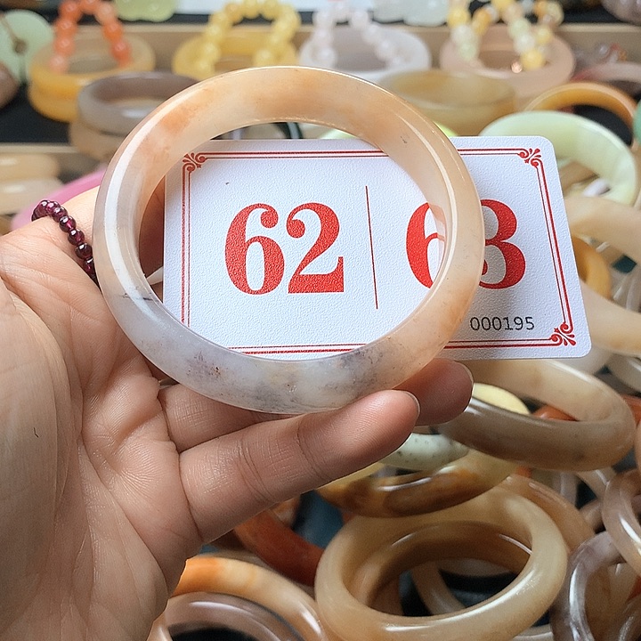 石英质玉（黄龙玉）未镶嵌手镯