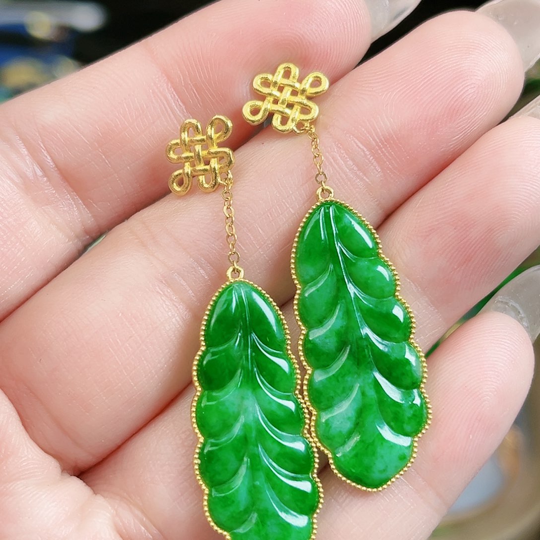 翡翠颈饰18K金镶嵌耳饰