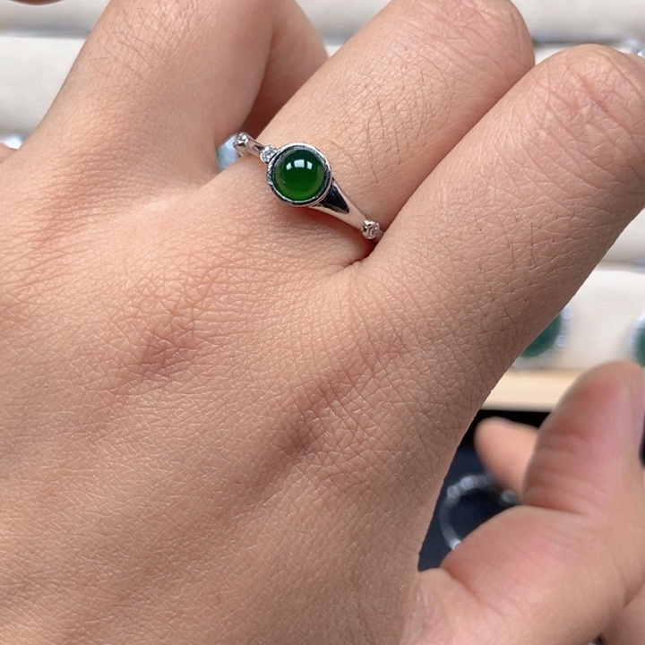 翡翠未镶嵌戒指戒指