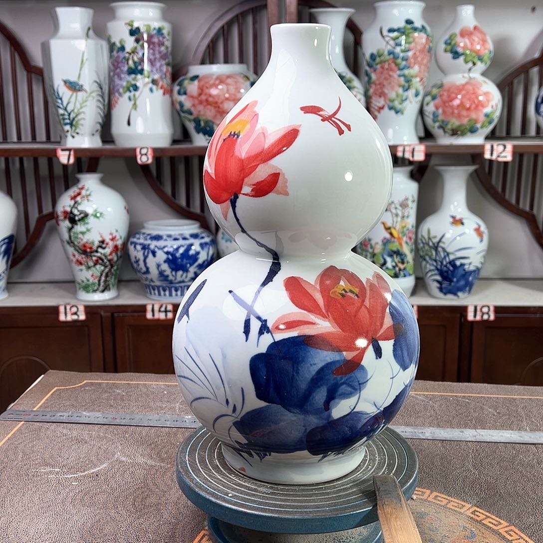 摆件景德镇陶瓷葫红荷