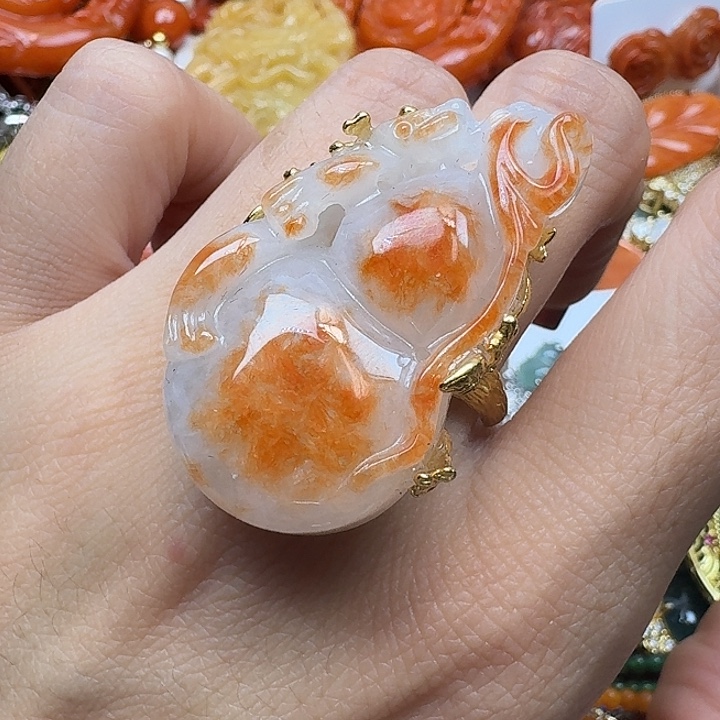 用***白翡翠9K金镶嵌项链翡翠