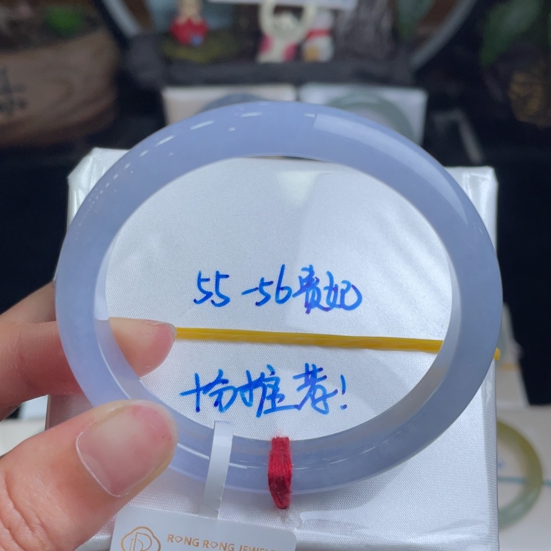 翡翠手镯未镶嵌翡翠手镯