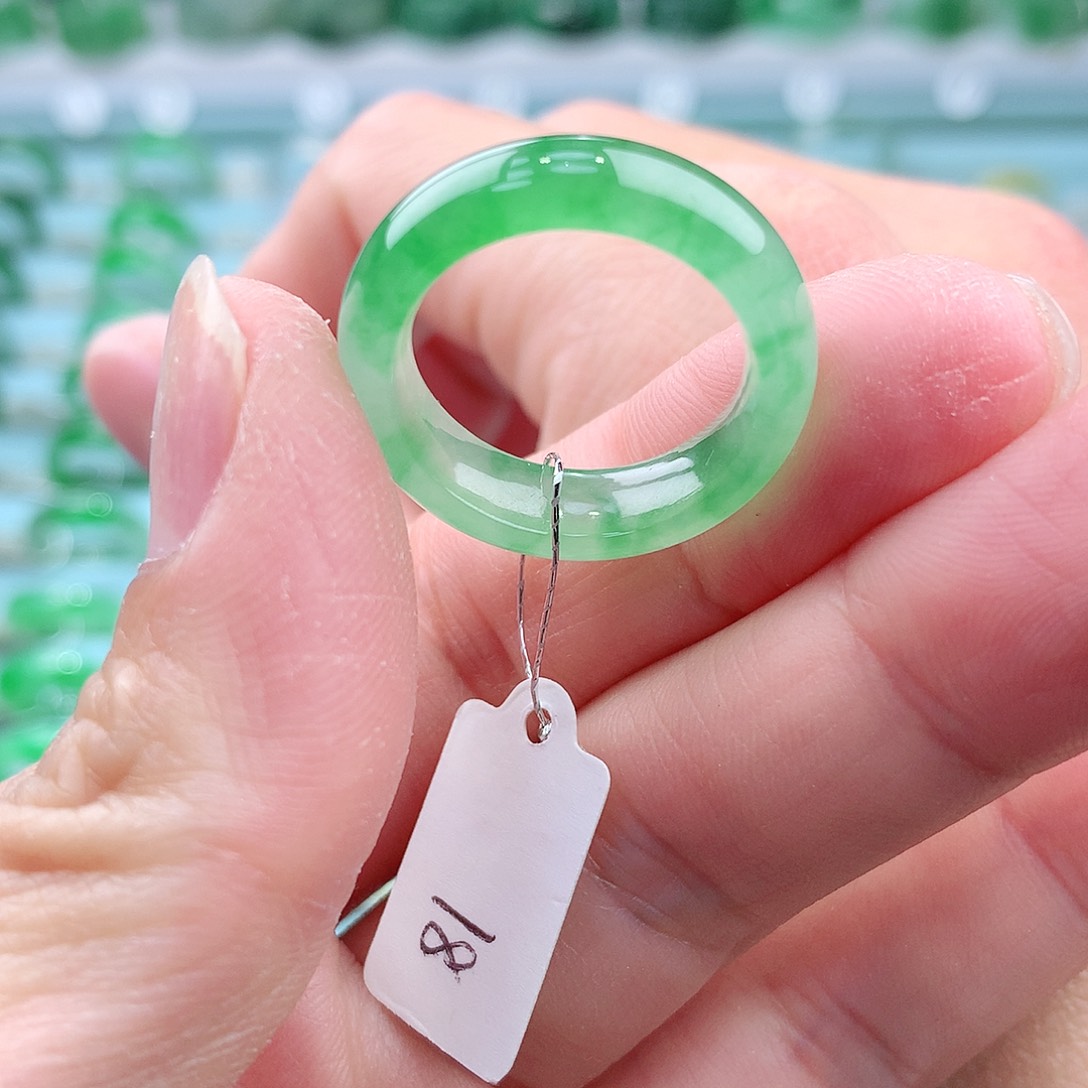 翡翠戒指未镶嵌闳*A货缅甸翡翠