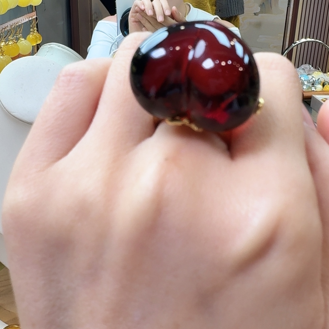 琥珀未镶嵌颈饰戒指