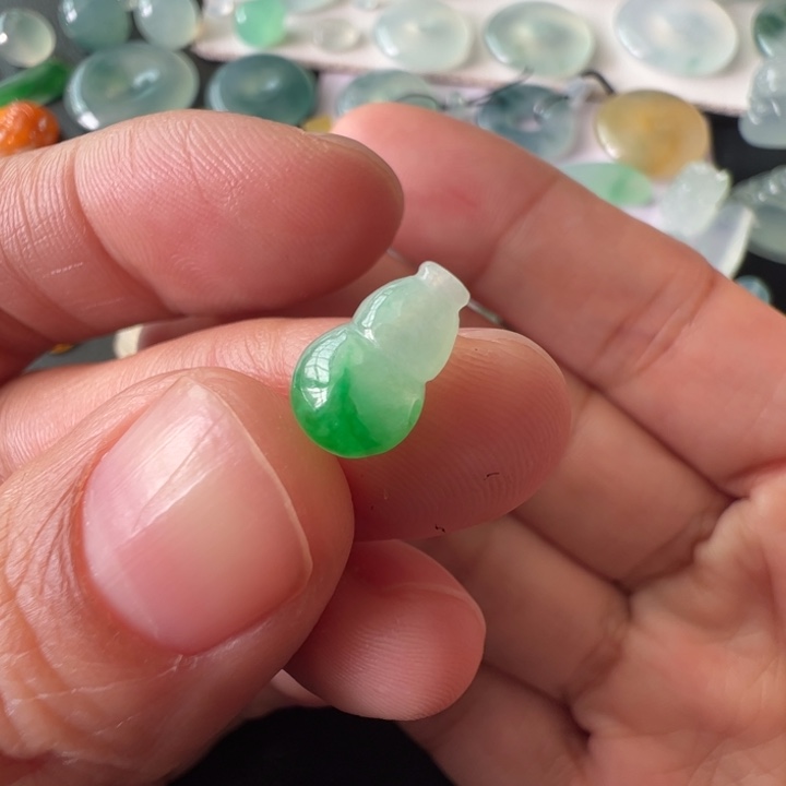 Q***。定制翡翠未镶嵌福利