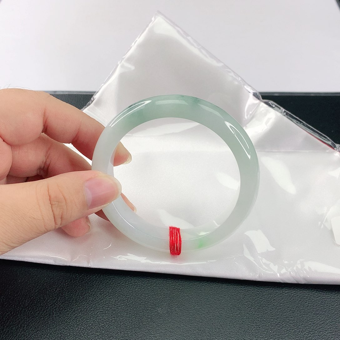 翡翠手镯未镶嵌翡翠362