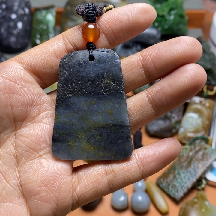 和田玉颈饰未镶嵌?***