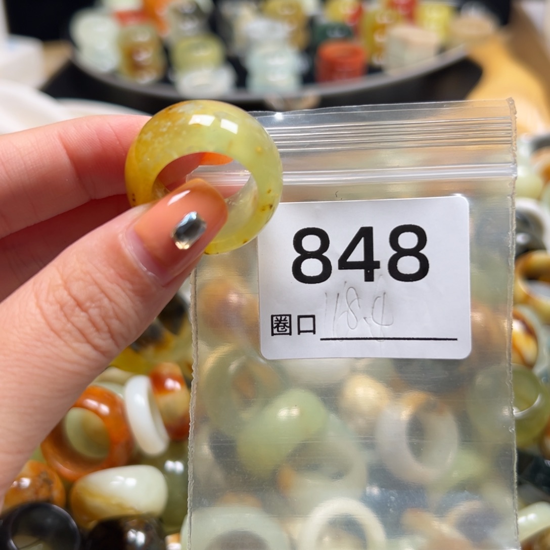 延***秀蛇纹石玉未镶嵌戒指