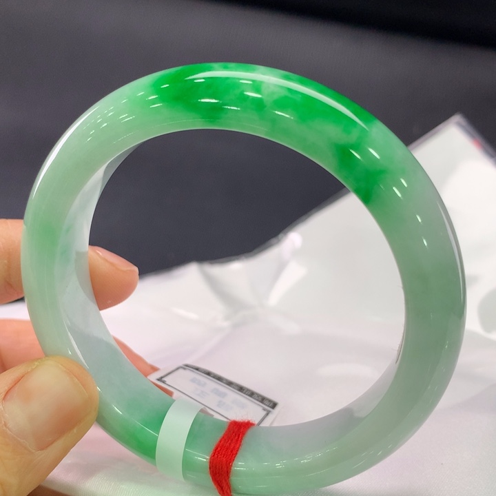 翡翠未镶嵌手镯正圈56-57