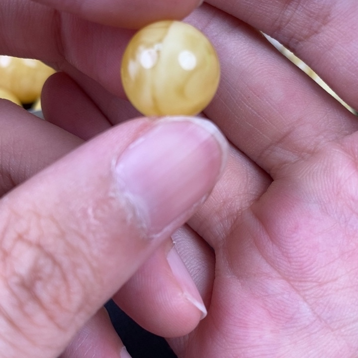 未镶嵌琥珀裸石微瑕37