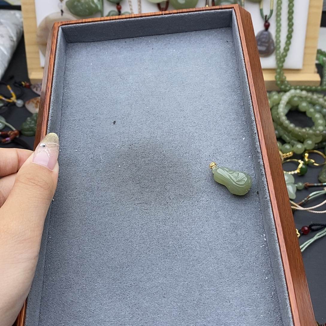 和田玉吊坠(不含链)18K金镶嵌