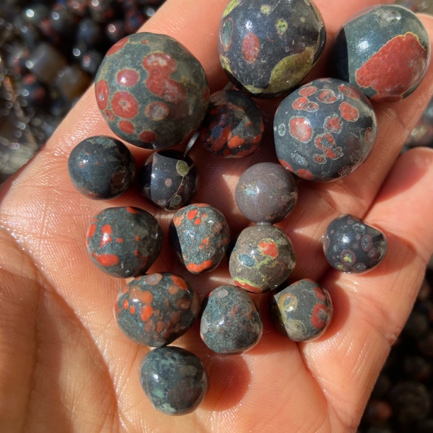 梅花石鱼缸造景圆形鱼缸石