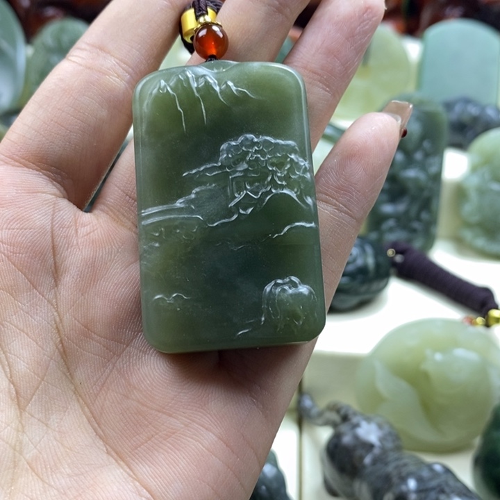 和田玉未镶嵌颈饰