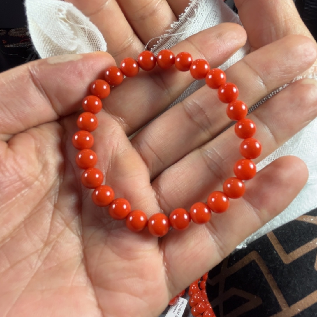 南红玛瑙手链未镶嵌W****?