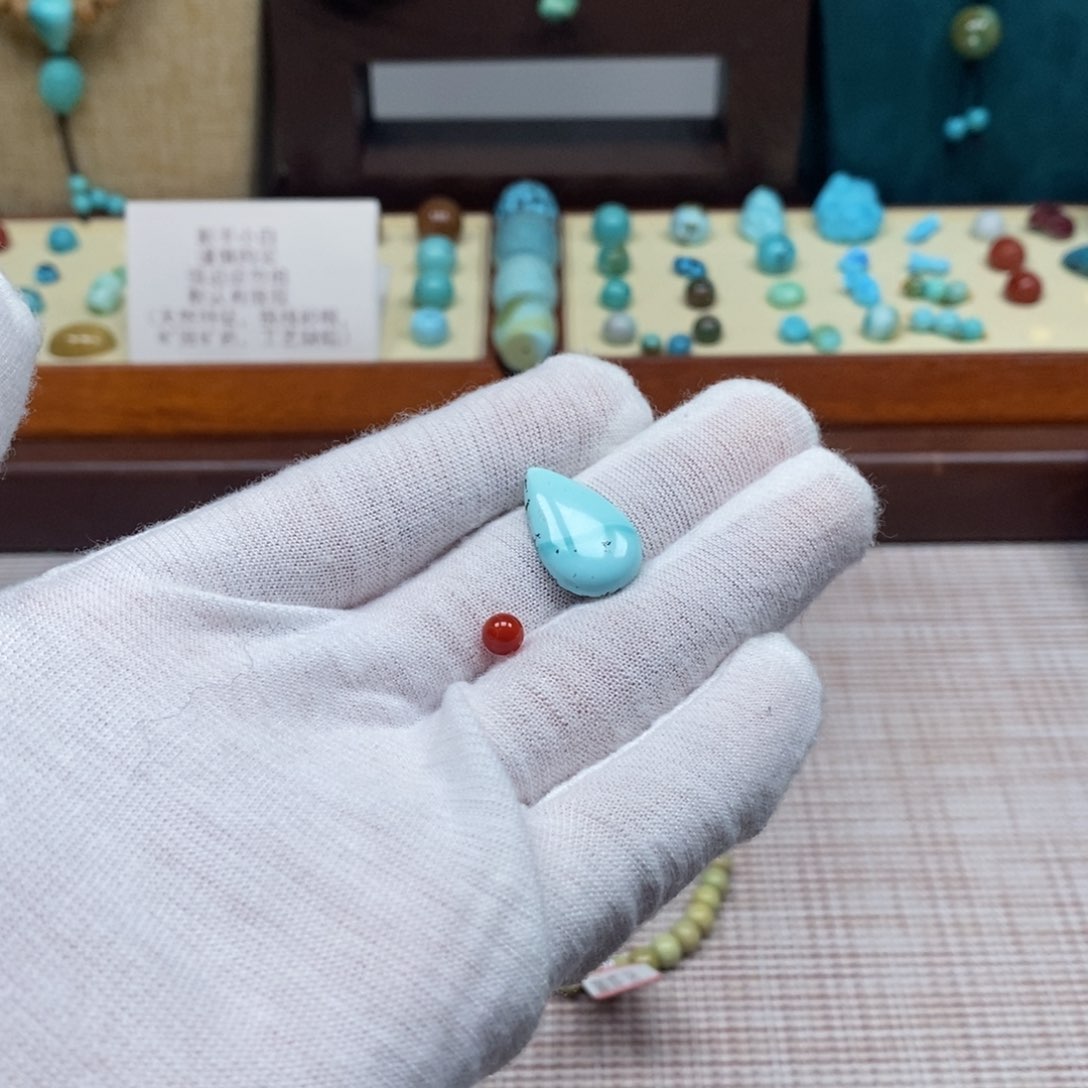 未镶嵌配饰南红玛瑙小**鞋
